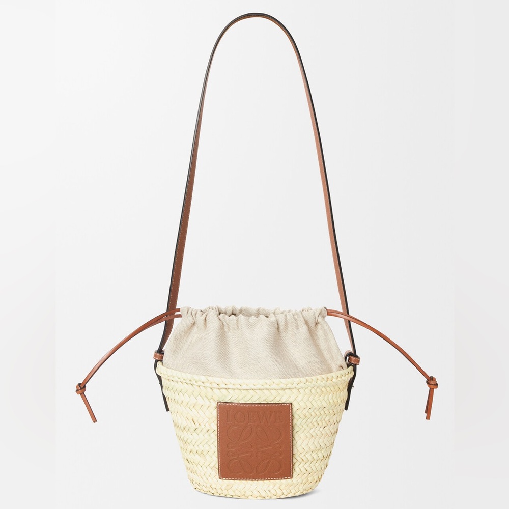 LOEWE Drawstring bucket Bag in palm leaf and calfskin